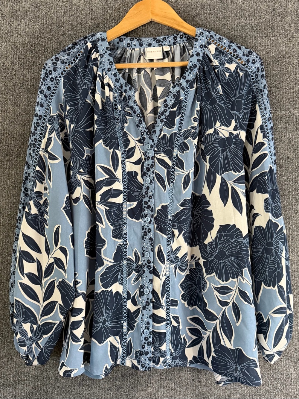 Zac & Rachael Womens Floral Button Up Top Size 2X Blue Summer Office Vacation